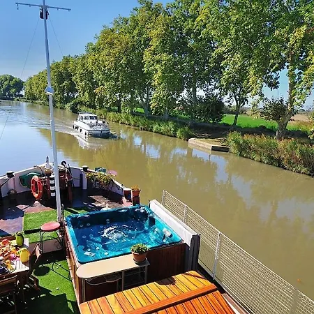 A La Peniche Durandal Hotel en barco