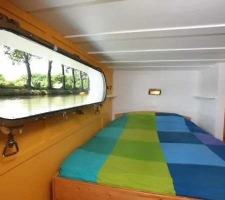 A La Peniche Durandal Hotel en barco Villeneuve-lès-Béziers
