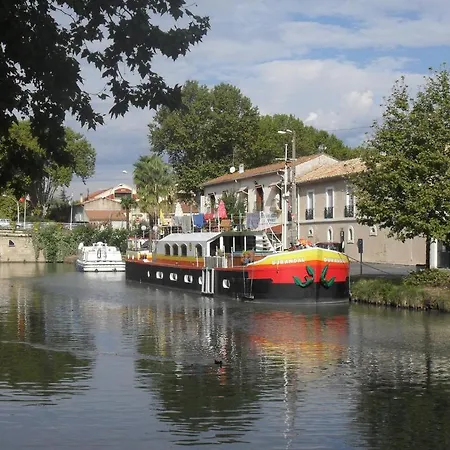 A La Peniche Durandal Hotel en barco *