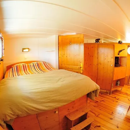 Hotel en barco A La Peniche Durandal *